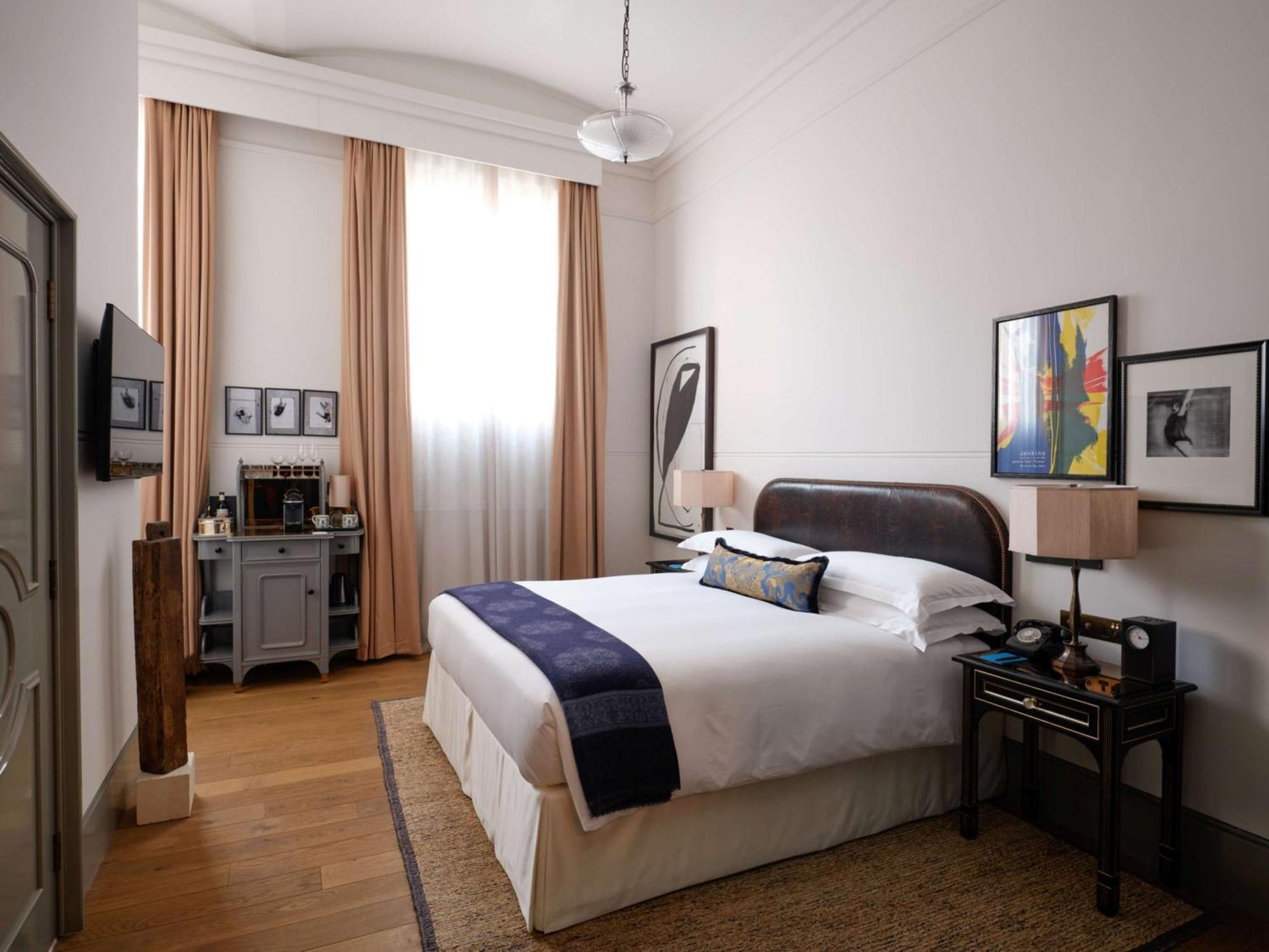 Nomad London Hotel Ngoại thất bức ảnh A bedroom at the hotel